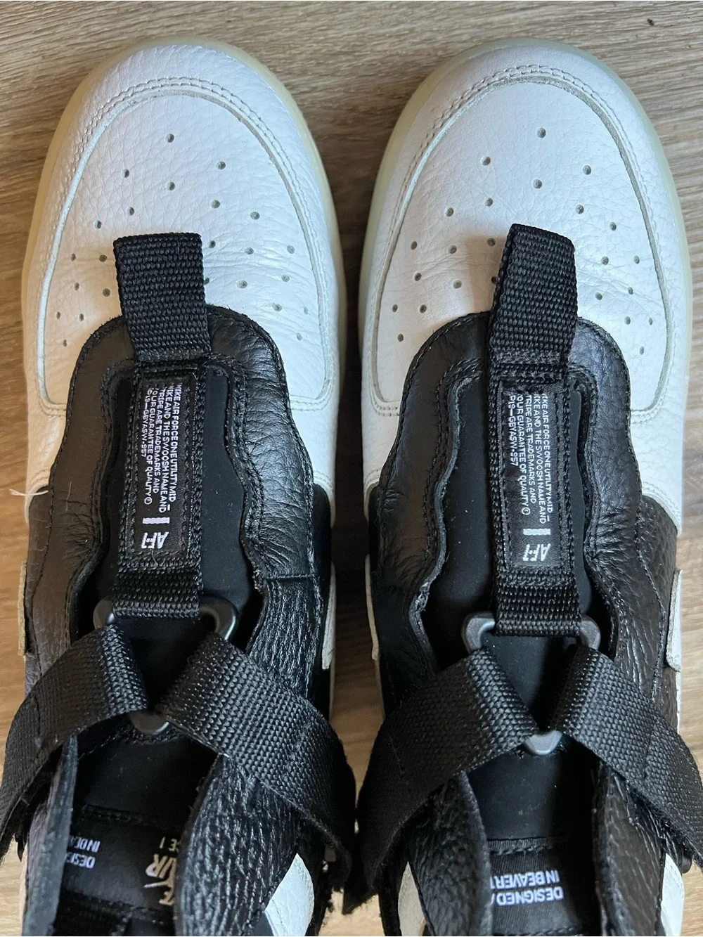 Air Force1 Nike Black & White High-Top Sneakers with Strap 6.5Y( women’s 8)EUC